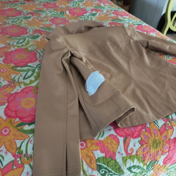 Ladies leather jacket - Picture 1 of 8